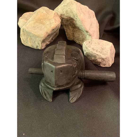 RIBBIT! Wooden frog with stick to make frog noises - Picture 2 of 10